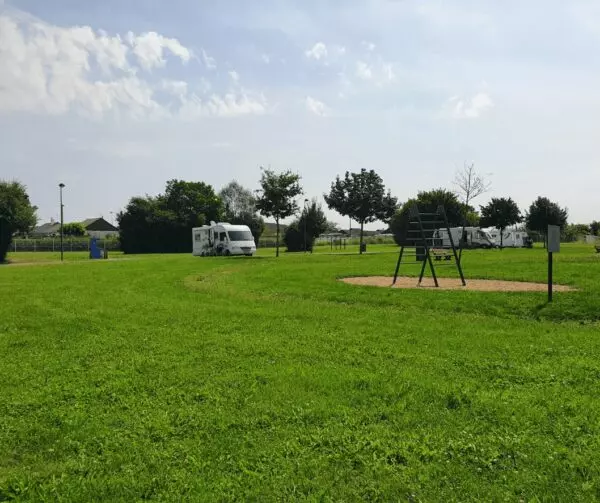 aire de camping-car à Amphélia à Imphy