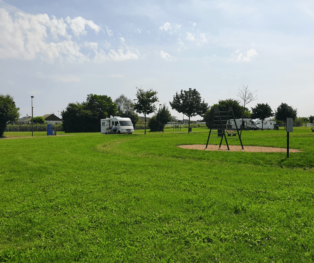 aire de camping-car à Amphélia à Imphy